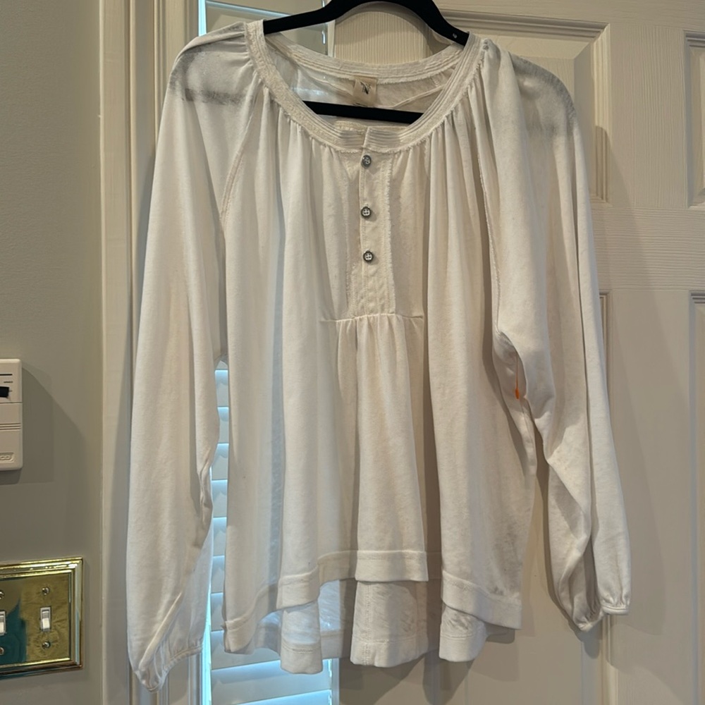 We The Free ivory peasant style knit blouse. Pretty details. Size XS